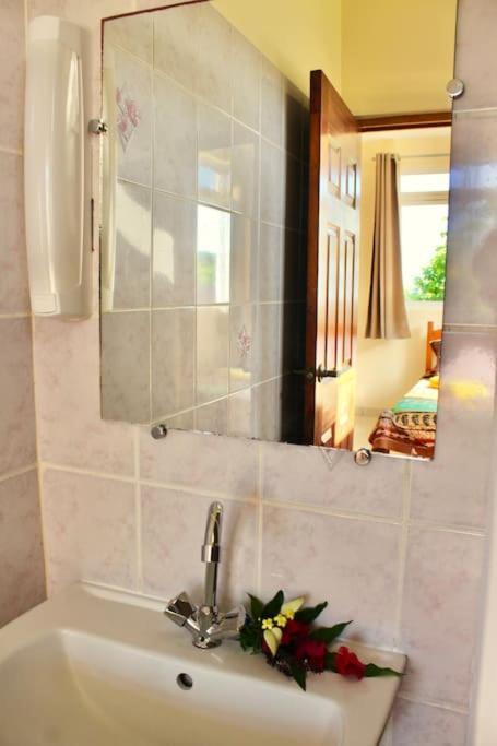 Tekauhivai Lodge Uturoa 外观 照片